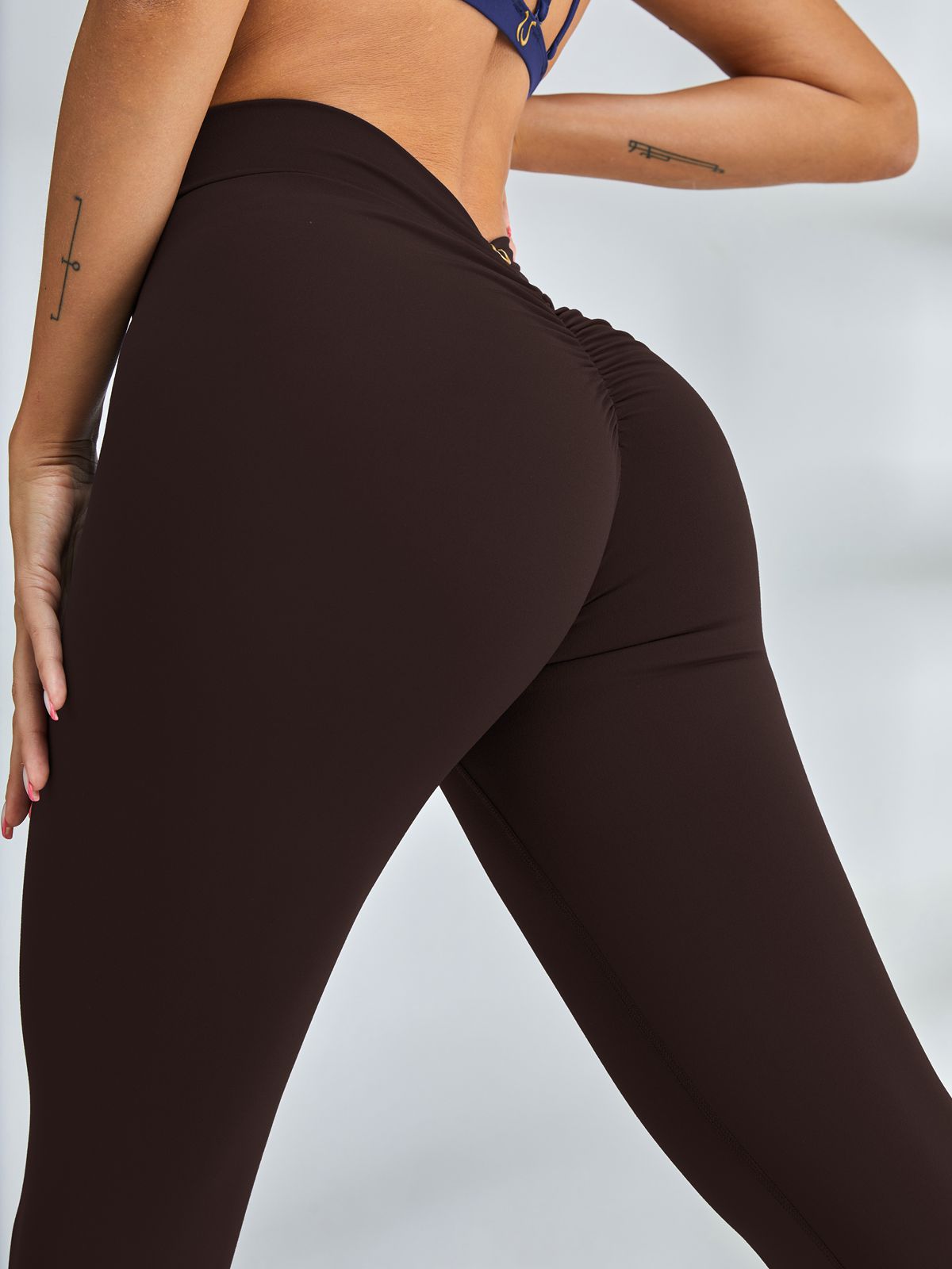 LiviaGym Female Scrunch Bum Deep V Back Leggings