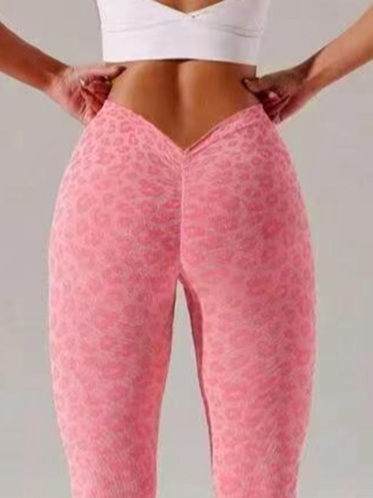 LiviaGym Female Deep V Back Leopard Print Leggings