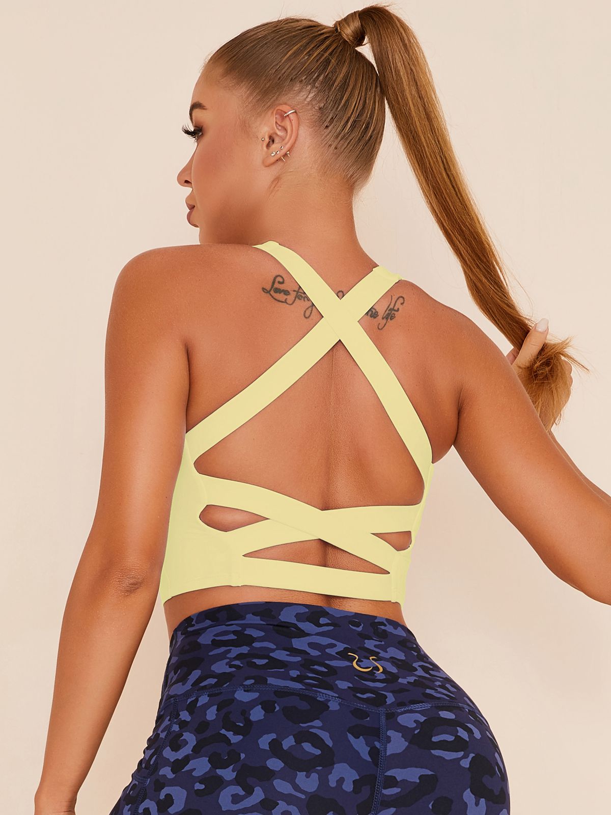 LiviaGym Female Cross Back Medium-support Bras