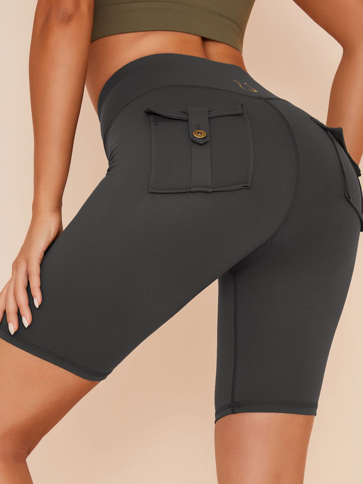 LiviaGym Female Pockets Spandex Gym Booty Cargo Shorts