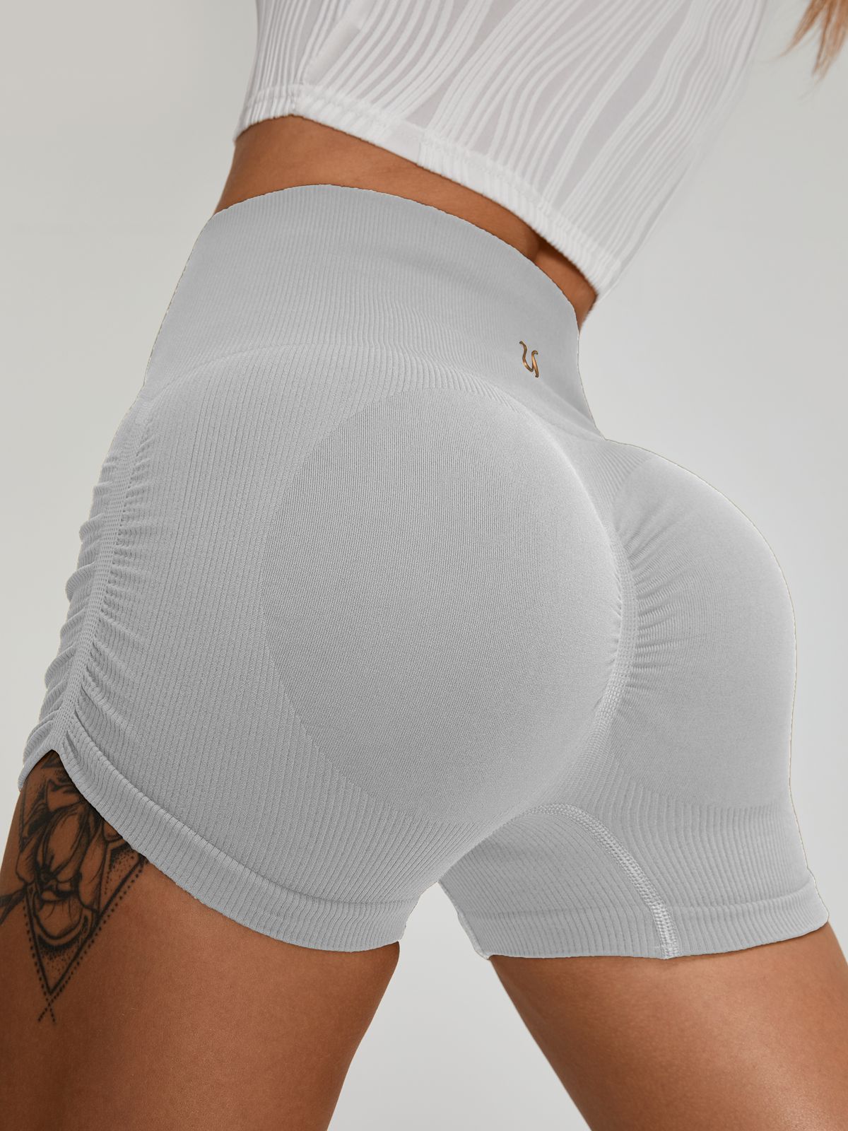 LiviaGym Female Ribbed Scrunch Bum Quick-drying Spandex Gym Booty Shorts