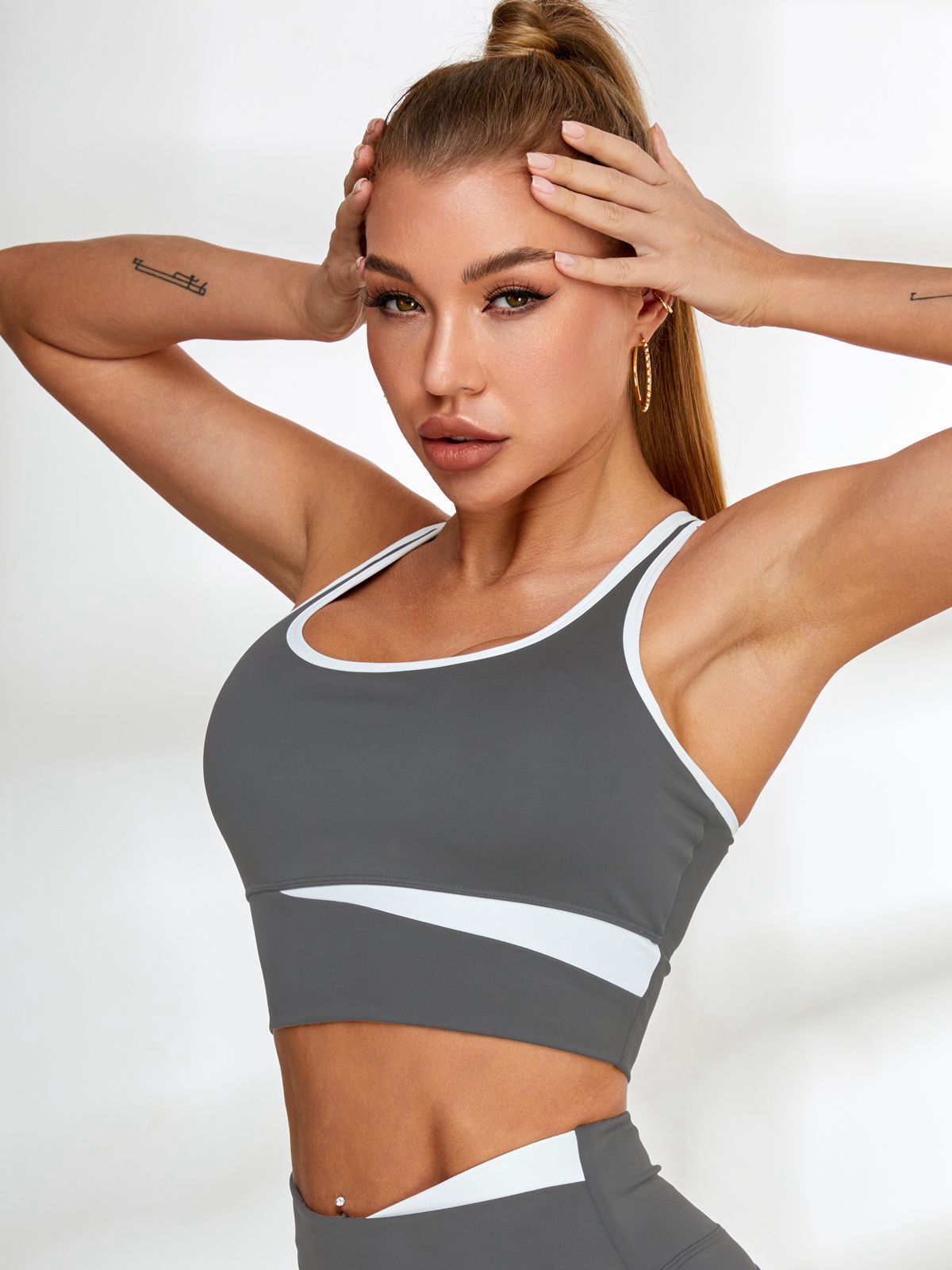 LiviaGym Female Contrast Color Hip-lift Spandex Gym Booty Shorts