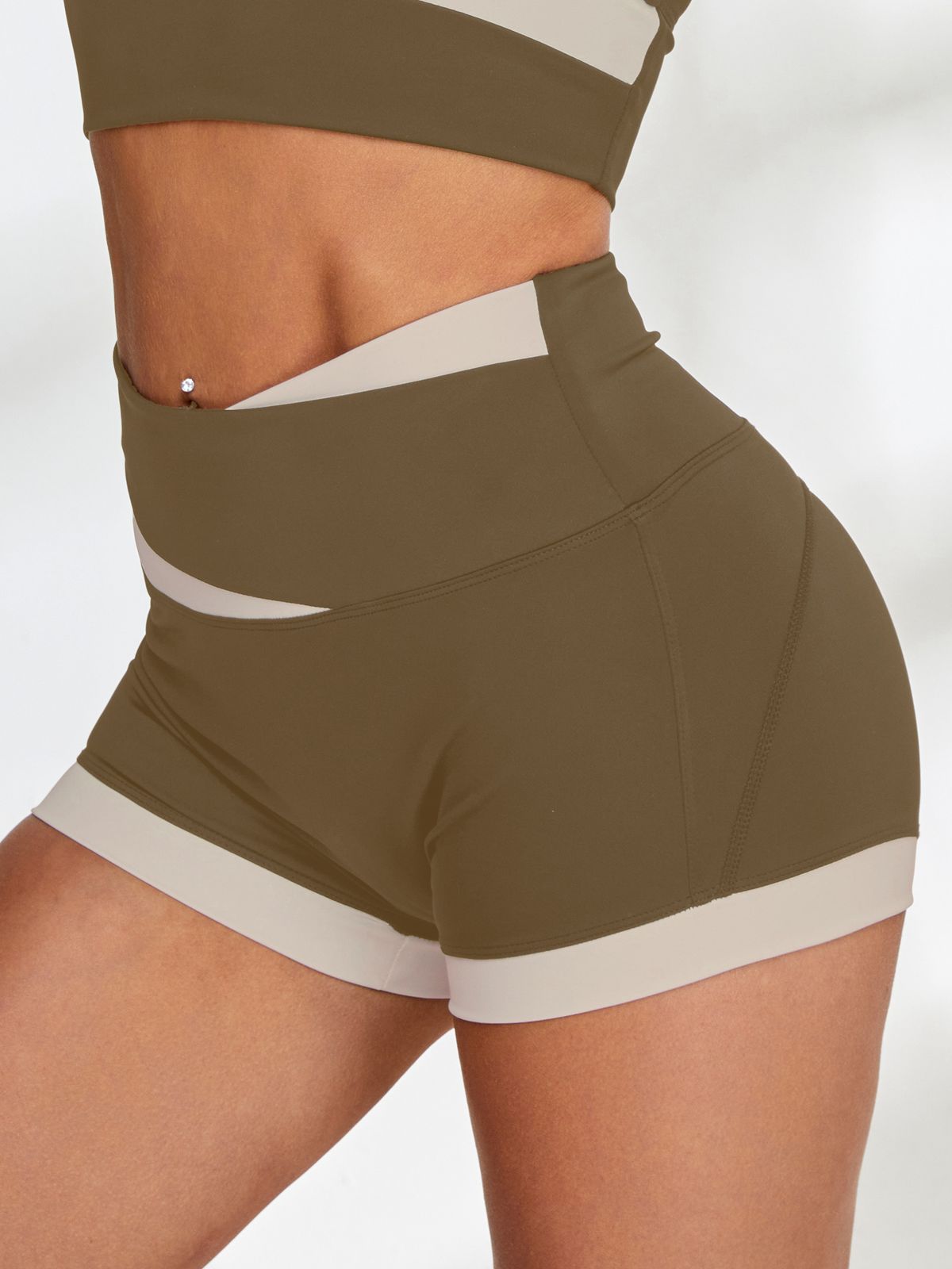LiviaGym Female Contrast Color Hip-lift Spandex Gym Booty Shorts