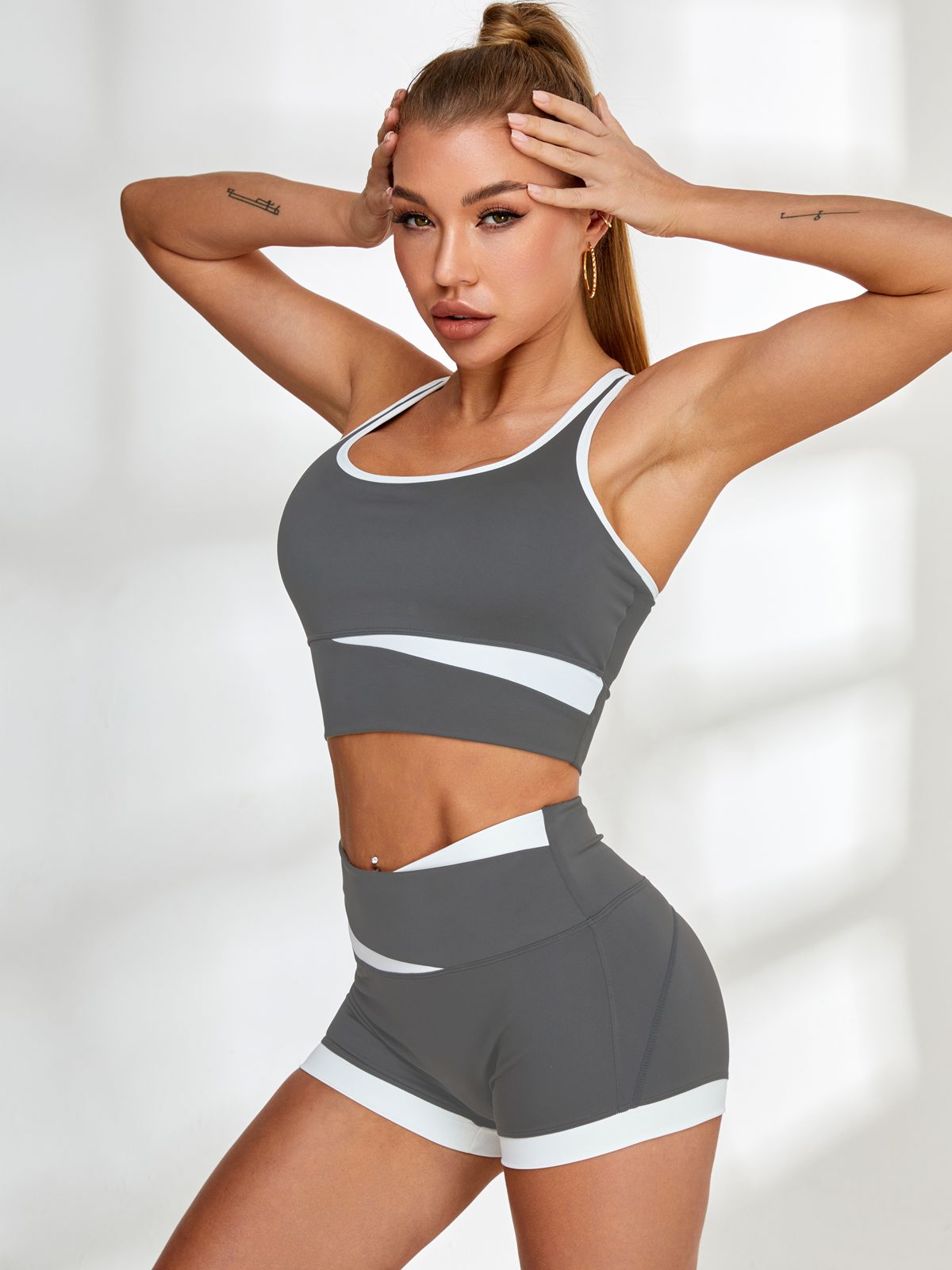 LiviaGym Female Contrast Color Hip-lift Spandex Gym Booty Shorts